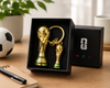 Caja de Regalo Mini Figura Copa de Metal y llavero FIFA 2026