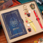 Set de regalo Harry Potter Libreta, Pin, Boligrafo, Llavero y Marca Libro Gryffindor
