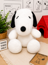 Peluche Snoopy sentado
