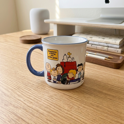 Taza Grande Snoopy Happiness is being one of the game