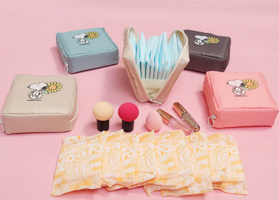 Bolso para  toallas sanitarias op maquillaje Snoopy